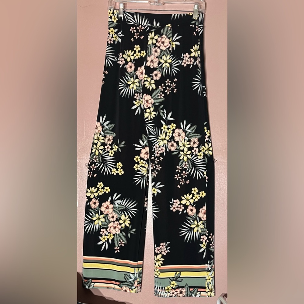 Roz & Ali Black Floral Beachey Artsy elastic pull on waist Print Pants XS